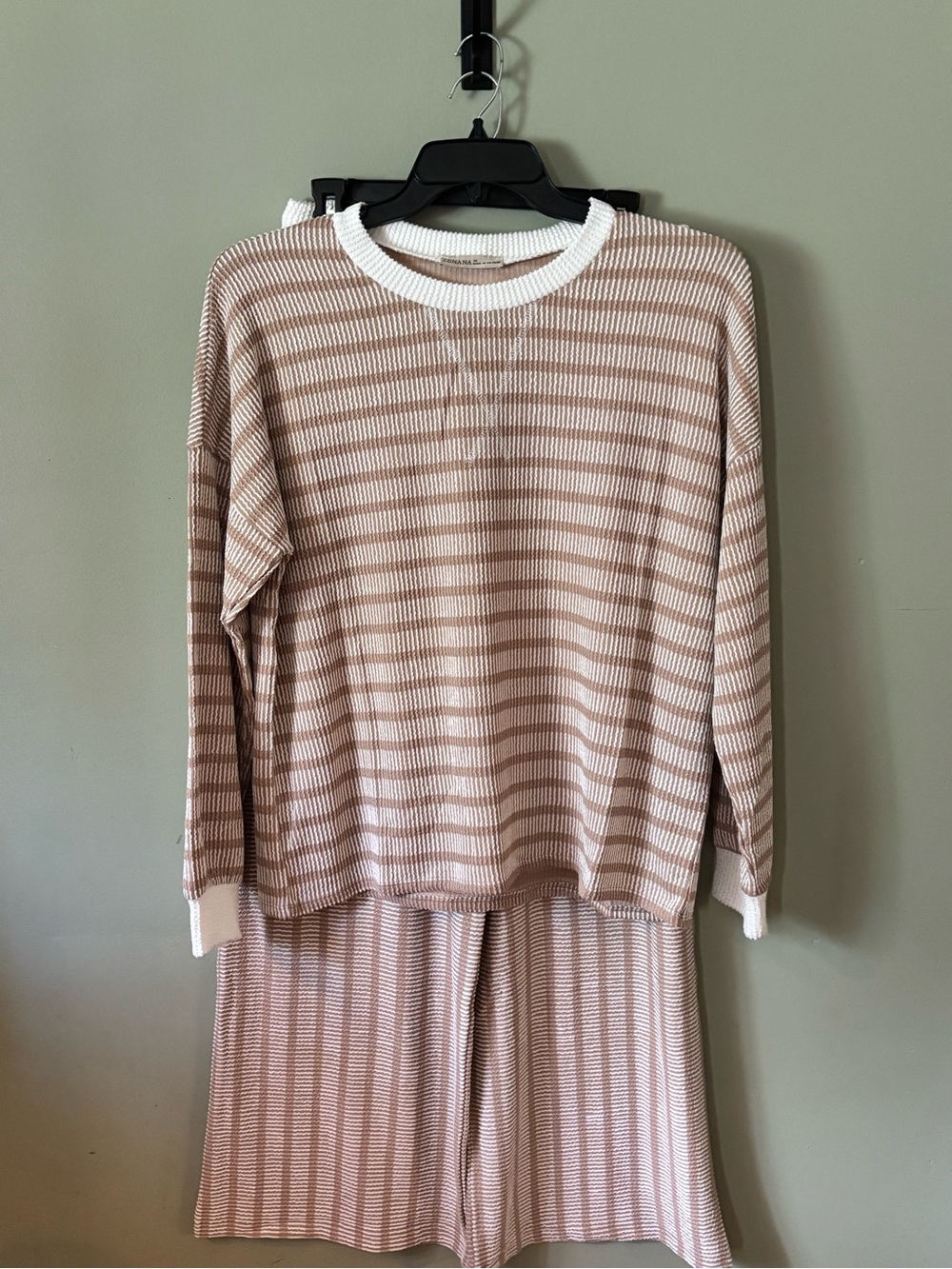 Zenana Outfitters Women's taupe Striped lounge set